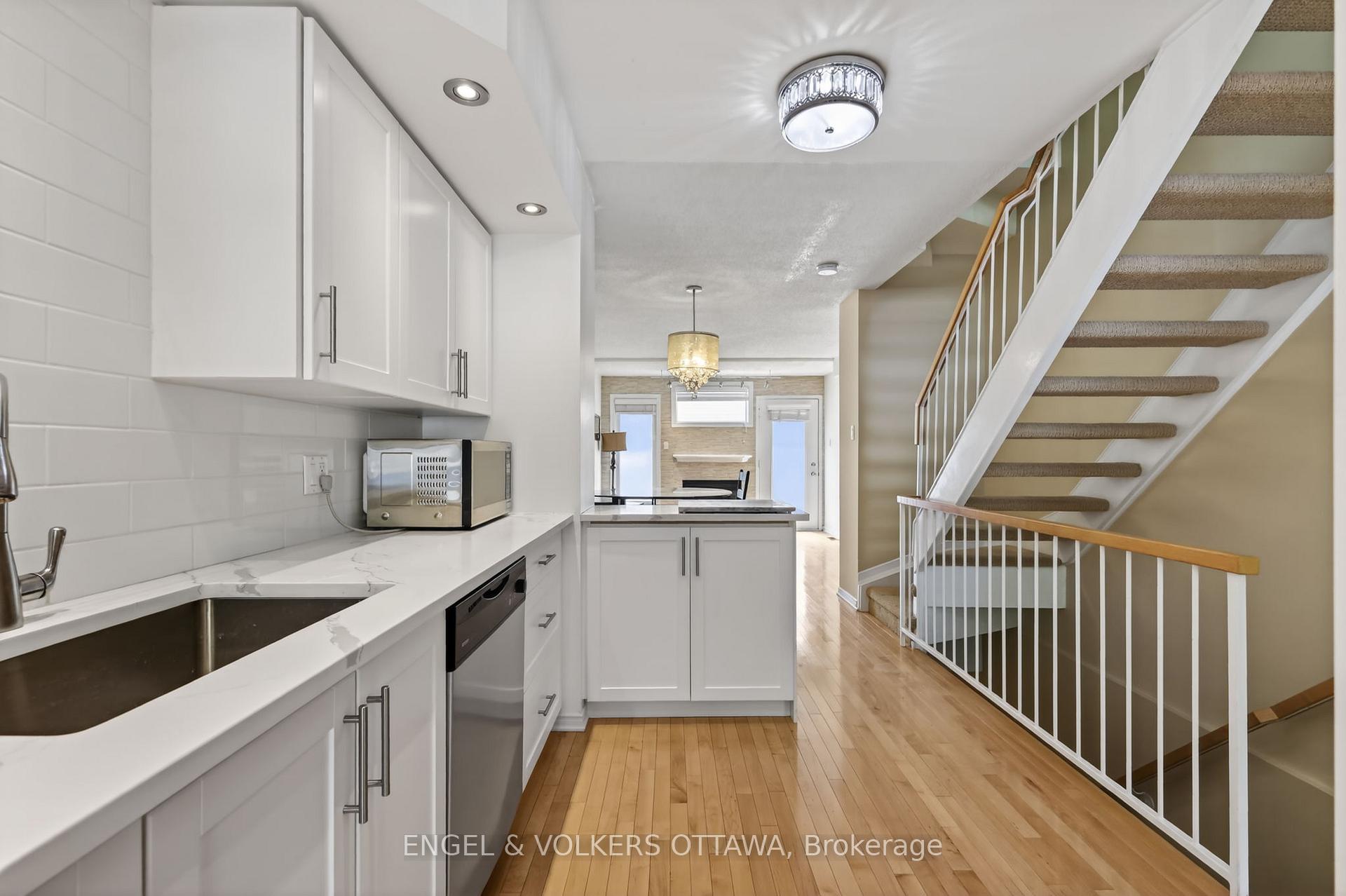 Photo 6 of 90B Templeton Street, Ottawa, Sandy Hill — HOMEH