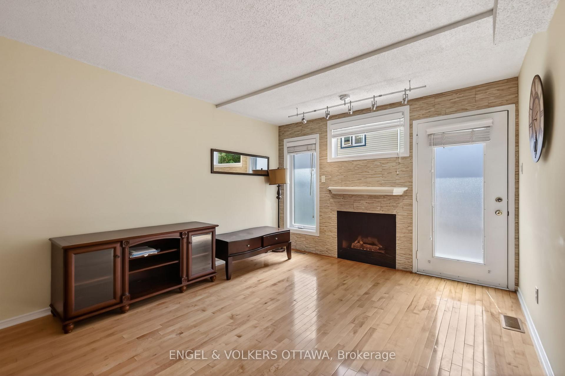 Photo 8 of 90B Templeton Street, Ottawa, Sandy Hill — HOMEH