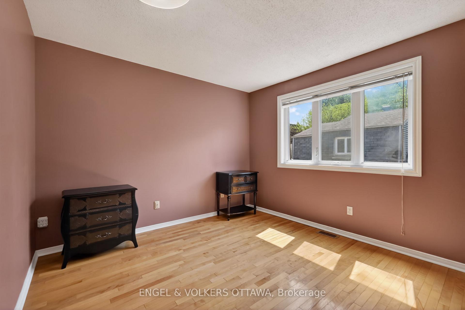 Photo 19 of 90B Templeton Street, Ottawa, Sandy Hill — HOMEH