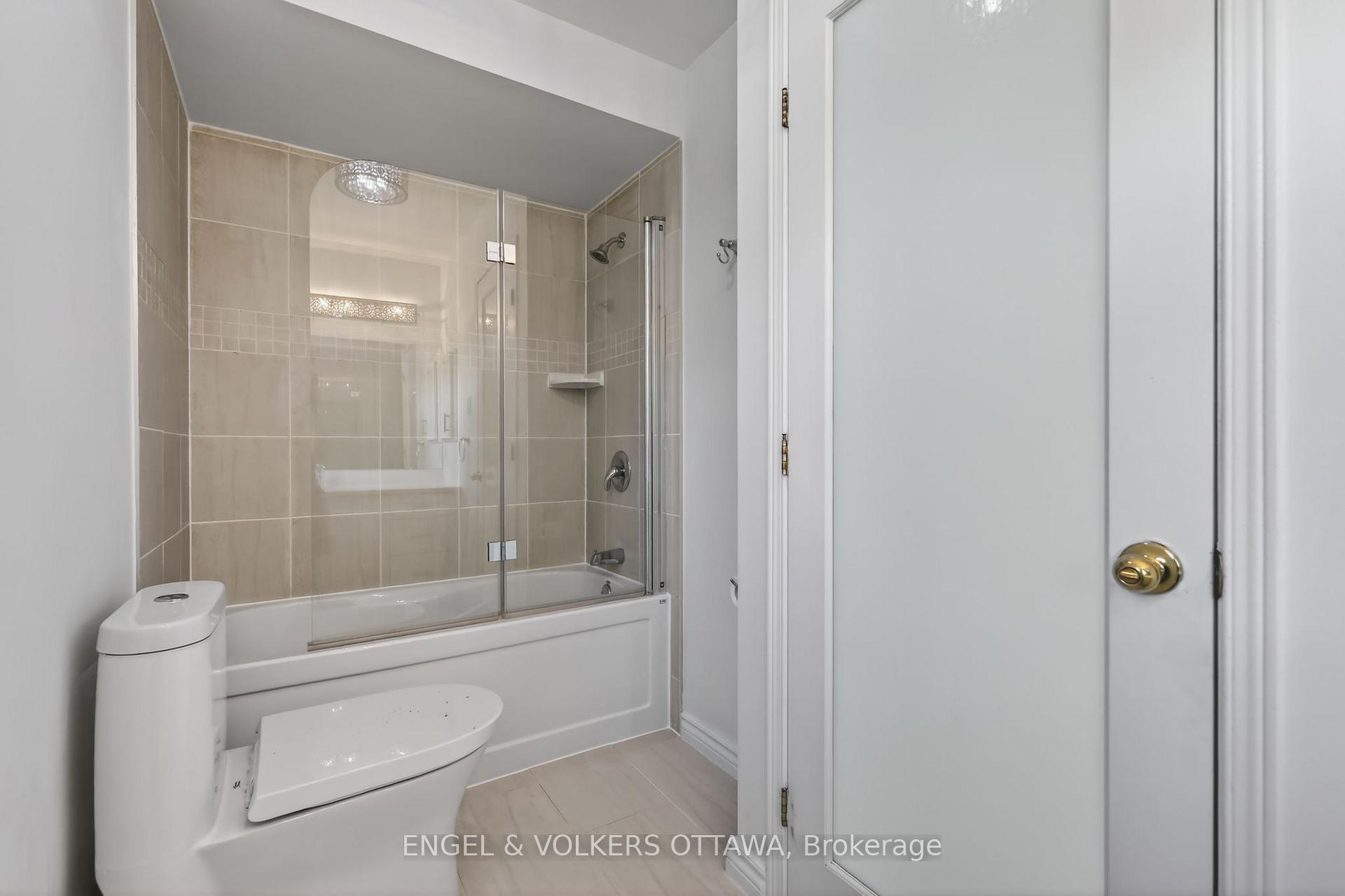 Photo 25 of 90B Templeton Street, Ottawa, Sandy Hill — HOMEH