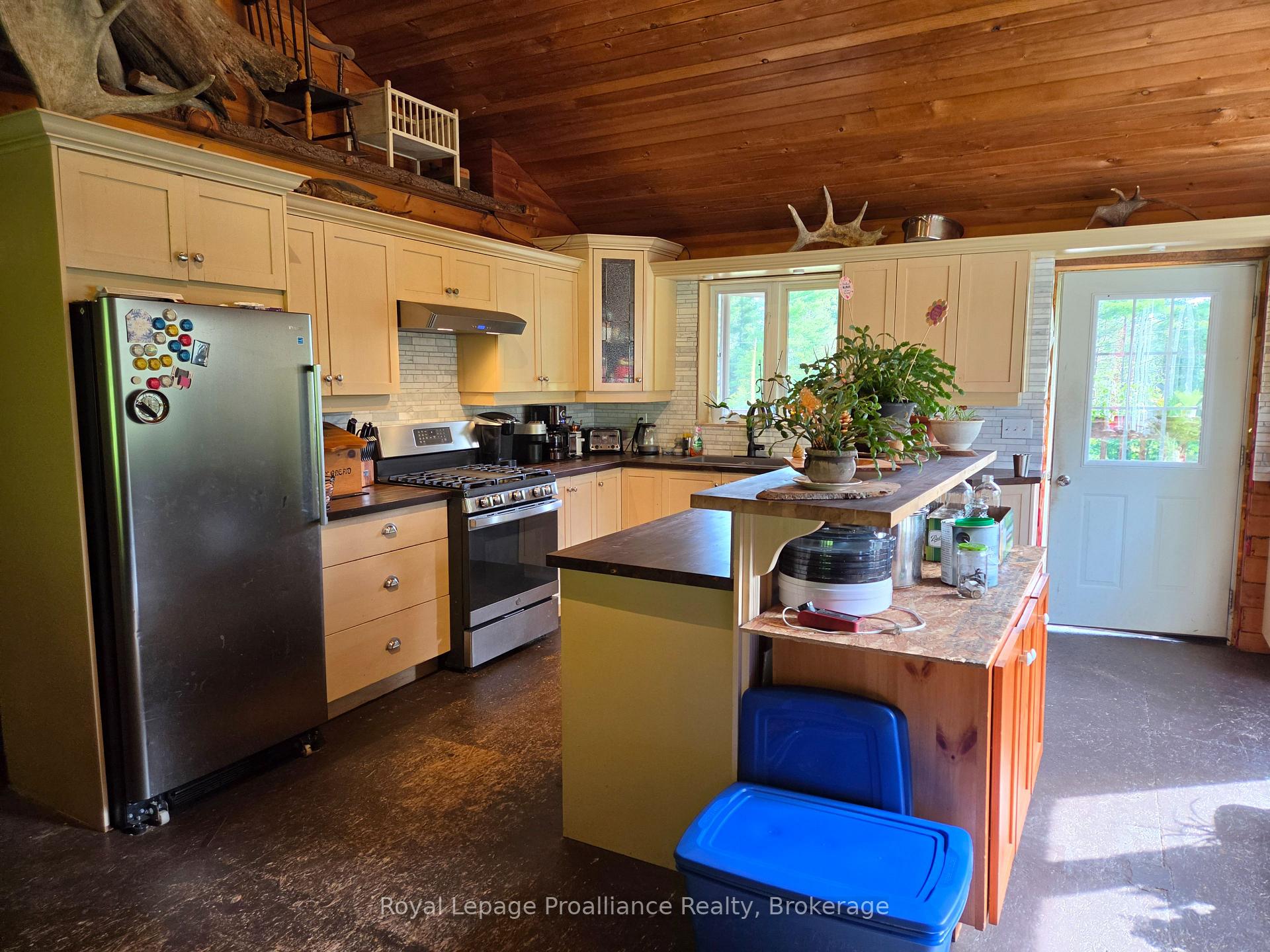 Photo 2 of 152 Addington Rd 3, Addington Highlands — HOMEH