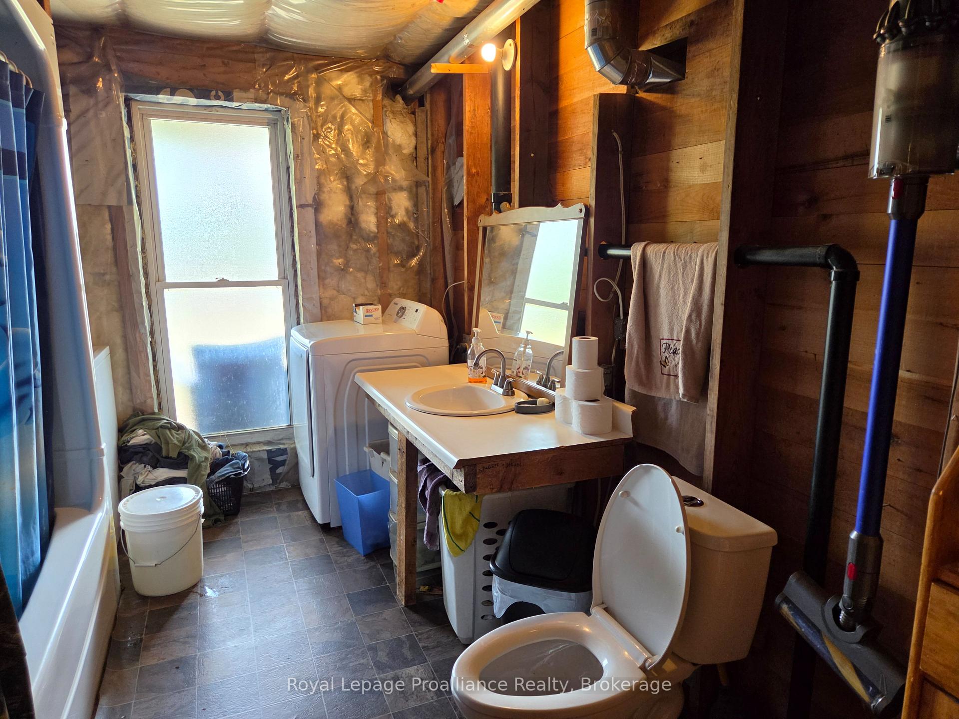 Photo 10 of 152 Addington Rd 3, Addington Highlands — HOMEH