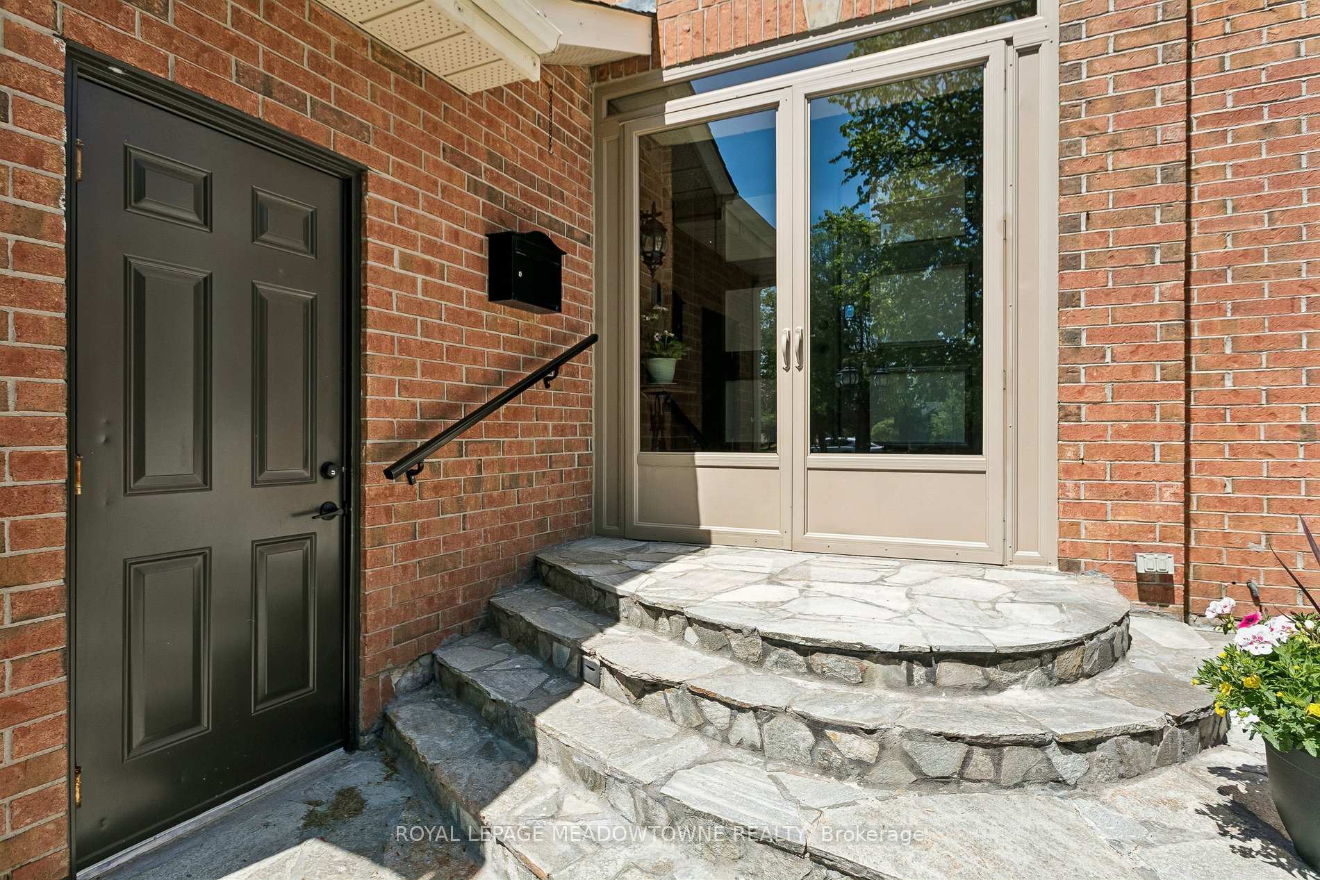 Photo 3 of 3170 Plum Tree Crescent, Mississauga, Meadowvale — HOMEH