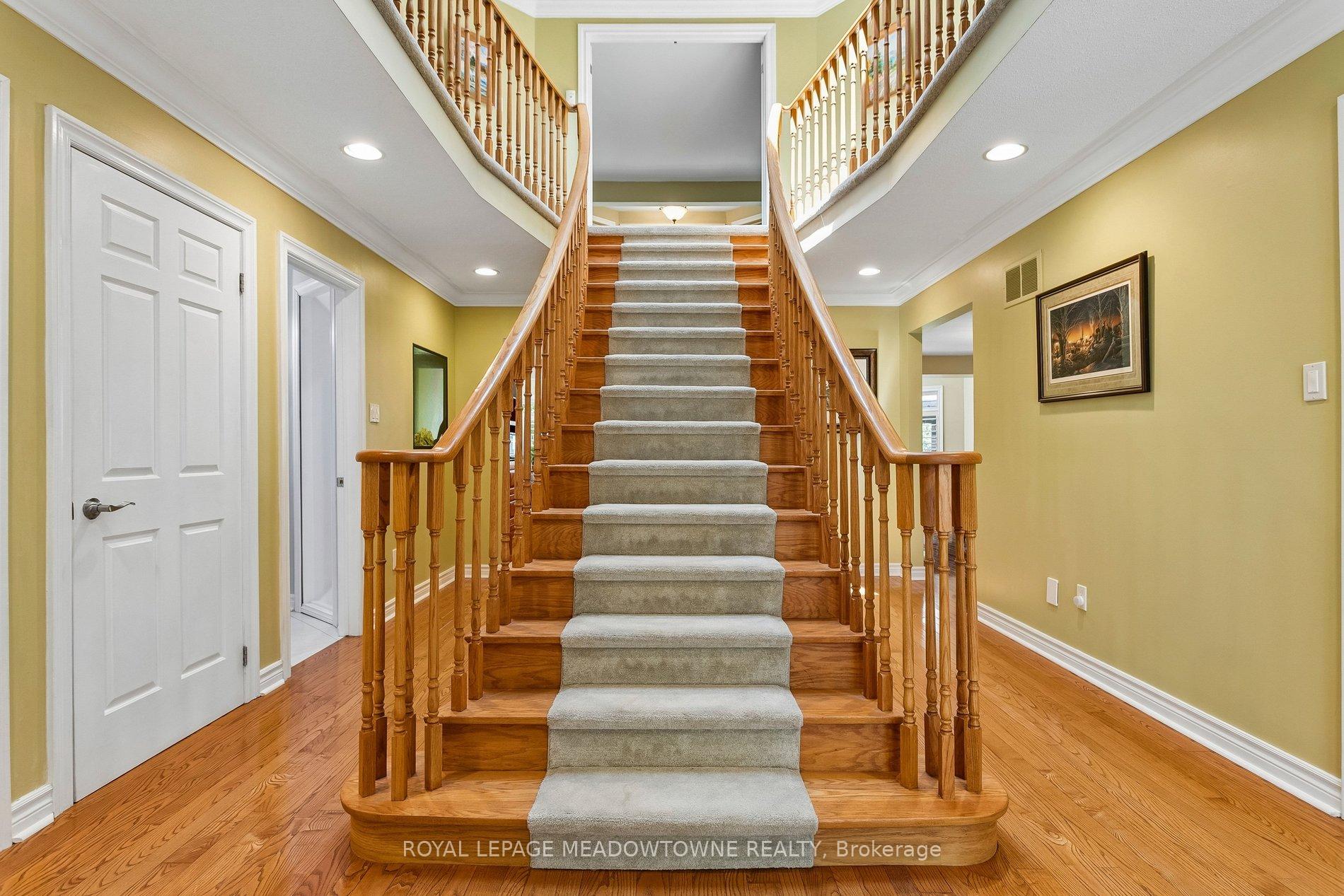 Photo 5 of 3170 Plum Tree Crescent, Mississauga, Meadowvale — HOMEH