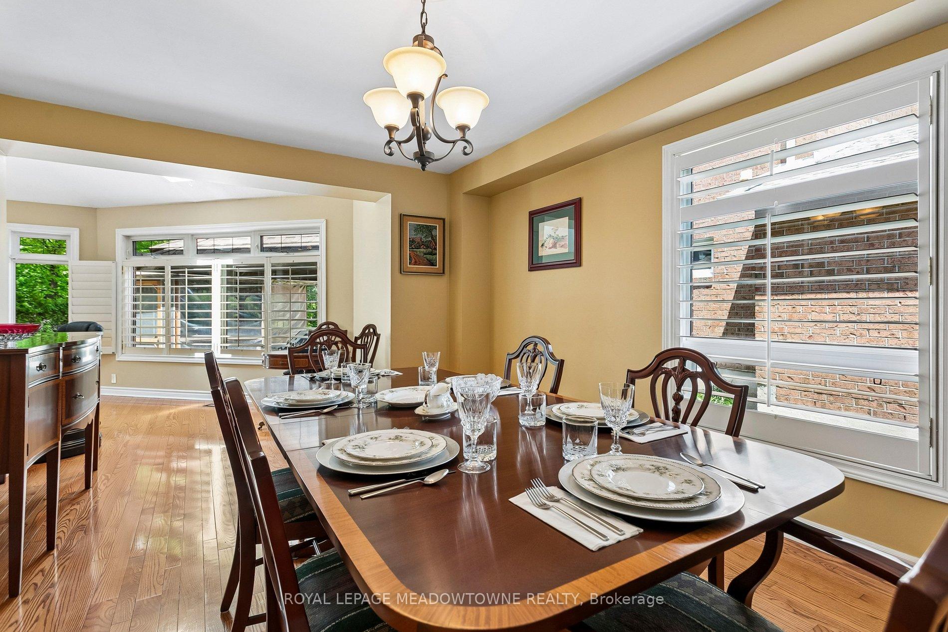Photo 10 of 3170 Plum Tree Crescent, Mississauga, Meadowvale — HOMEH