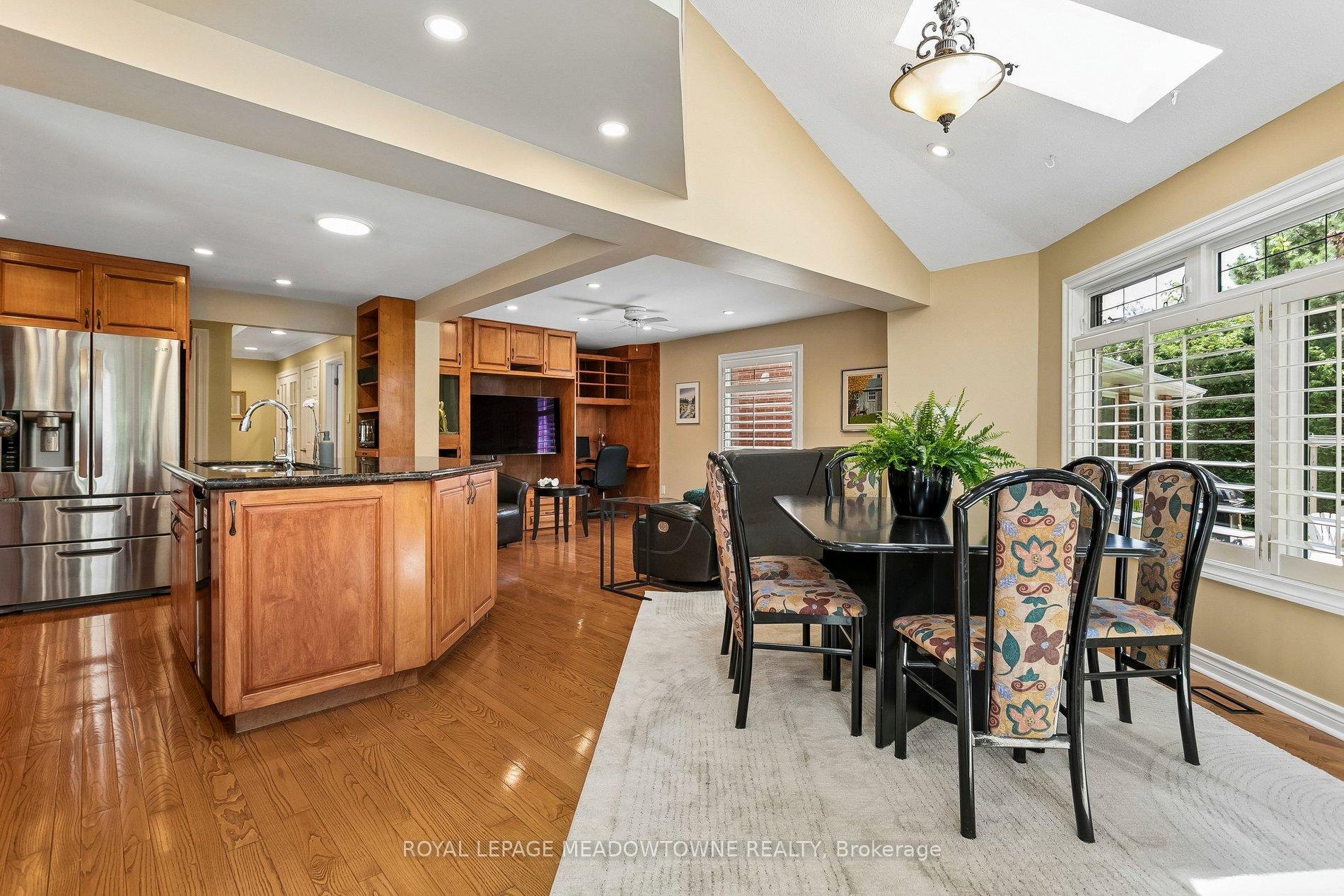 Photo 12 of 3170 Plum Tree Crescent, Mississauga, Meadowvale — HOMEH