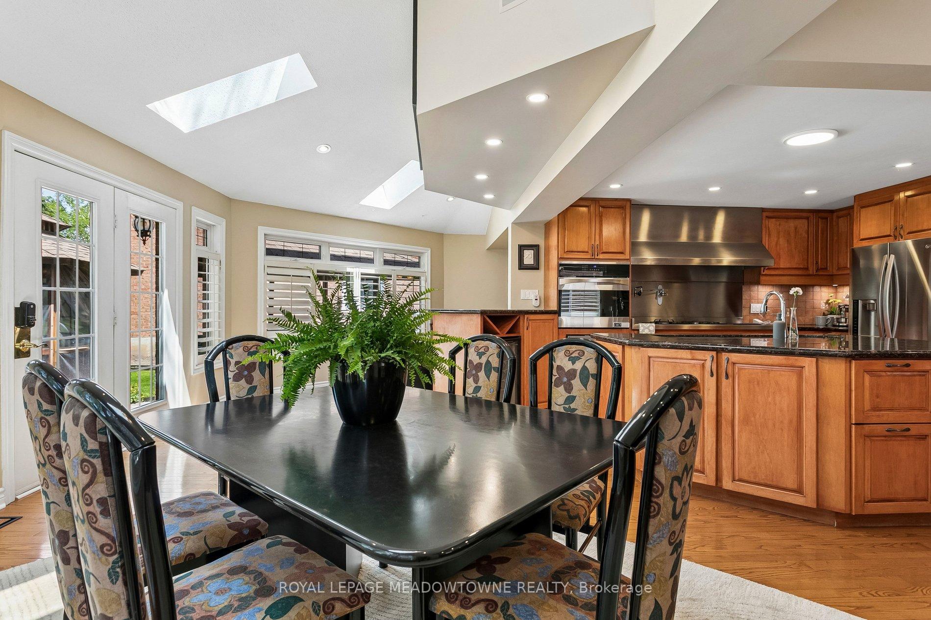 Photo 15 of 3170 Plum Tree Crescent, Mississauga, Meadowvale — HOMEH