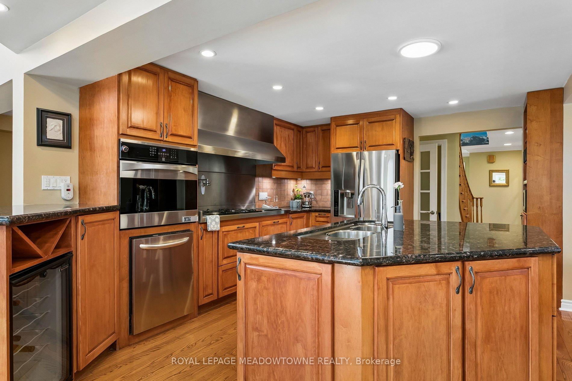 Photo 16 of 3170 Plum Tree Crescent, Mississauga, Meadowvale — HOMEH