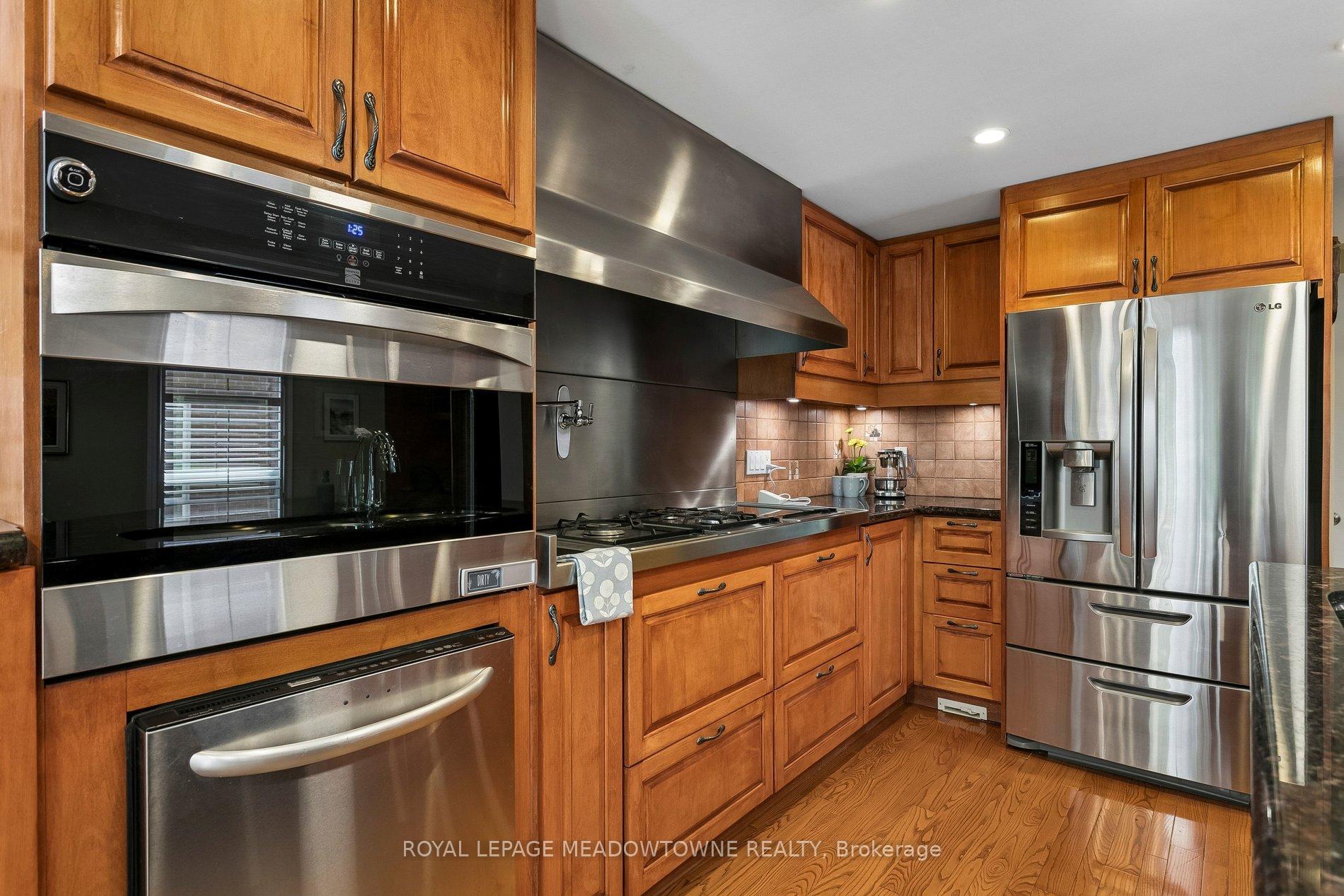 Photo 17 of 3170 Plum Tree Crescent, Mississauga, Meadowvale — HOMEH