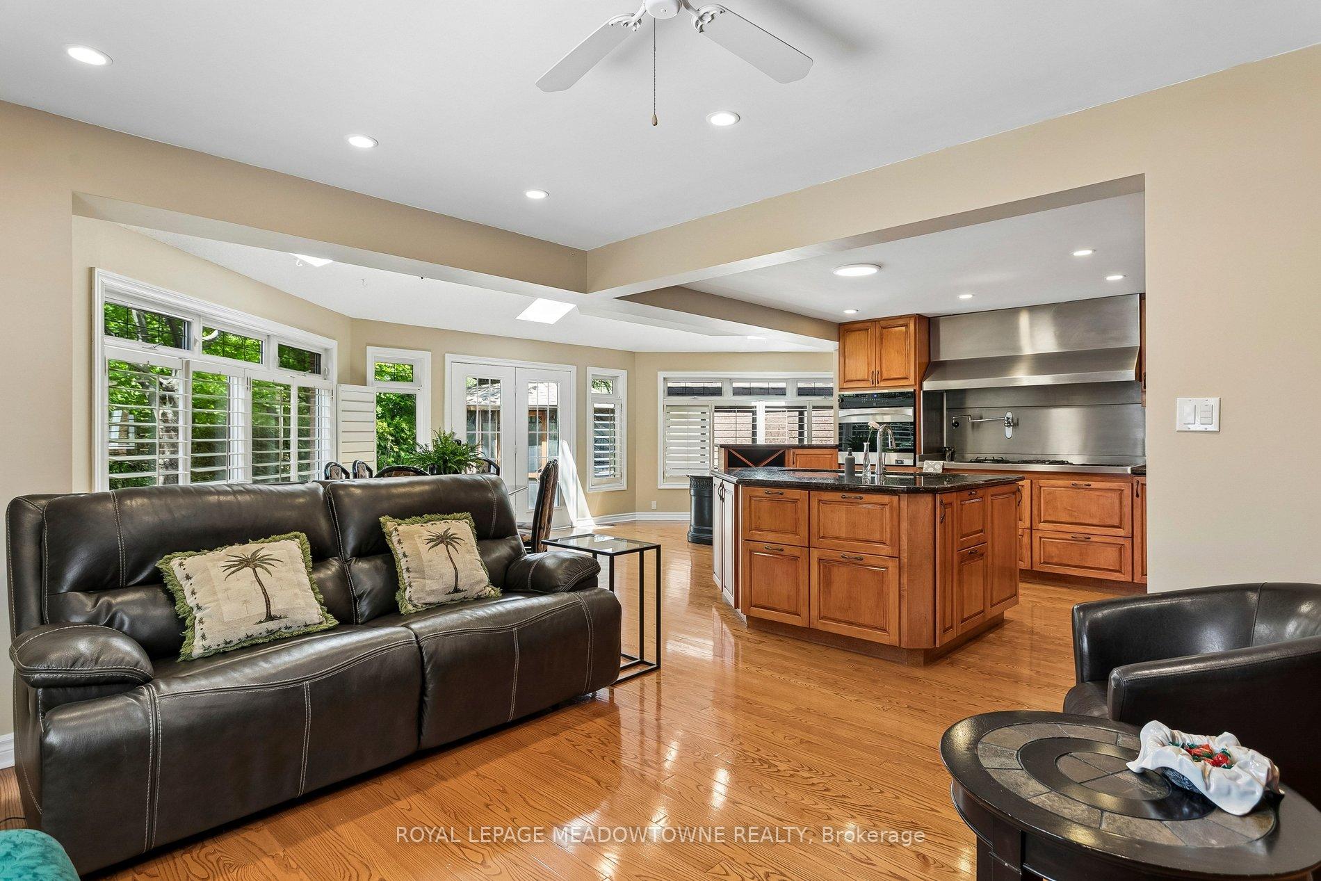 Photo 22 of 3170 Plum Tree Crescent, Mississauga, Meadowvale — HOMEH