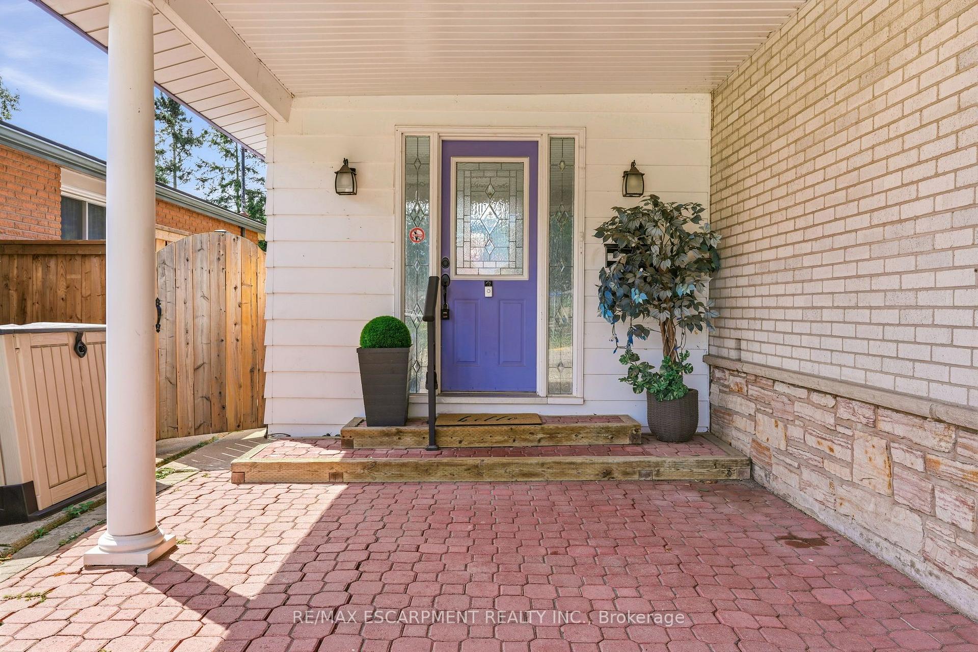 Photo 3 of 616 Mullin Way, Burlington, Appleby — HOMEH