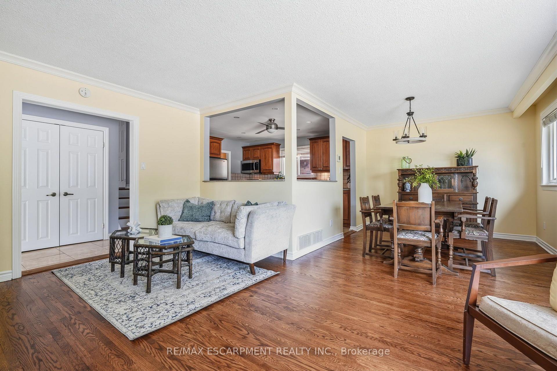 Photo 10 of 616 Mullin Way, Burlington, Appleby — HOMEH
