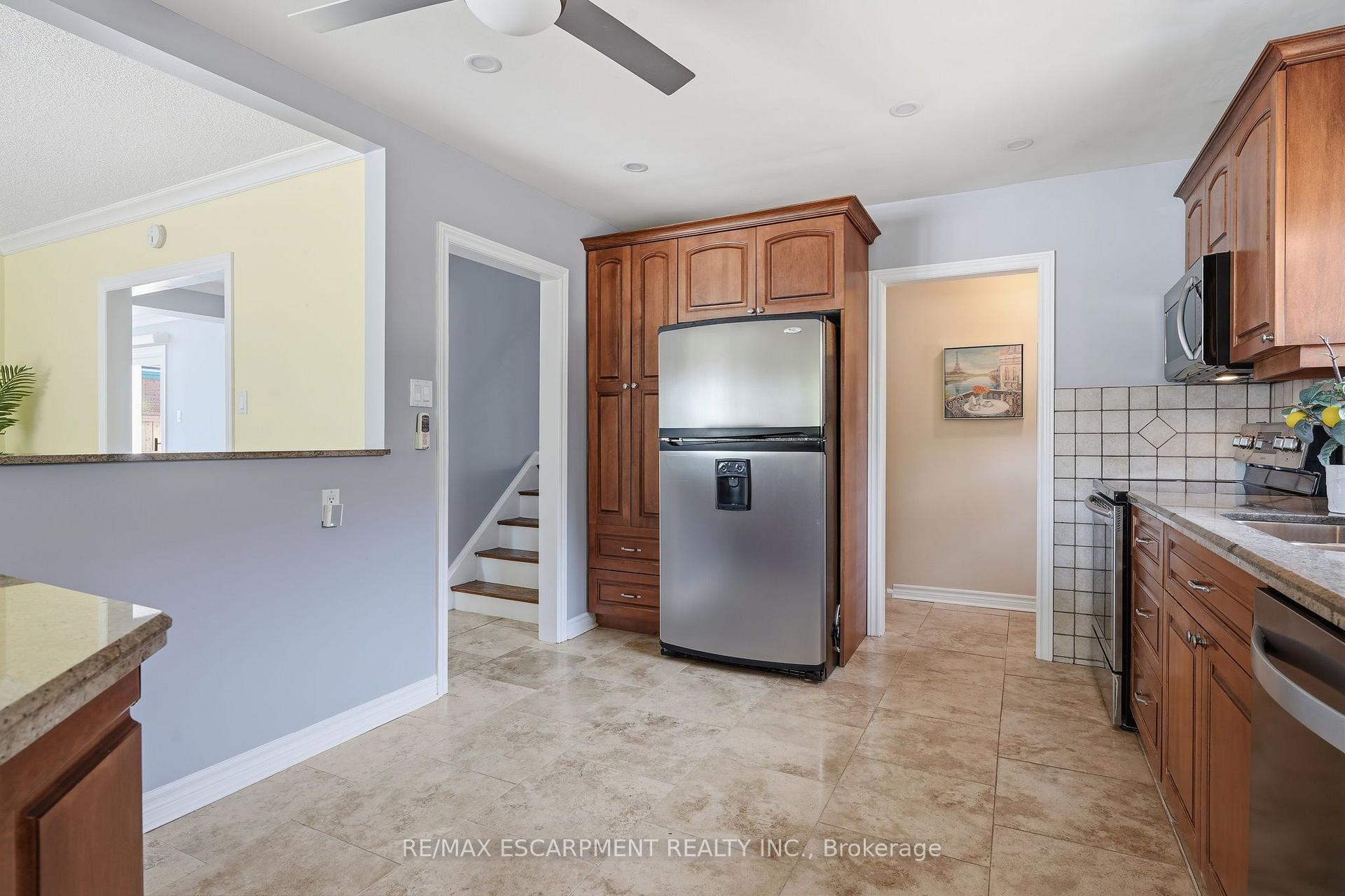 Photo 14 of 616 Mullin Way, Burlington, Appleby — HOMEH