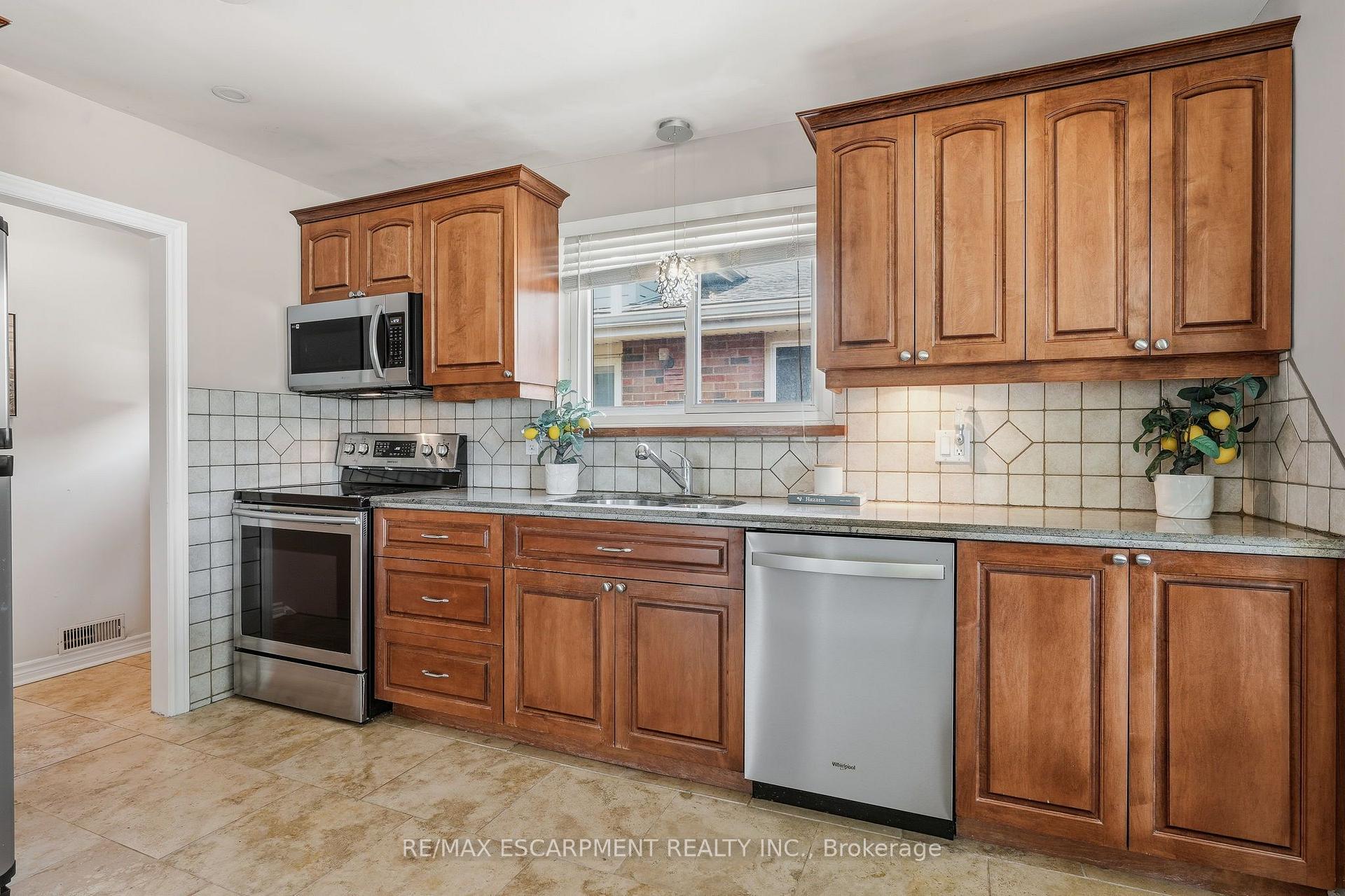 Photo 15 of 616 Mullin Way, Burlington, Appleby — HOMEH