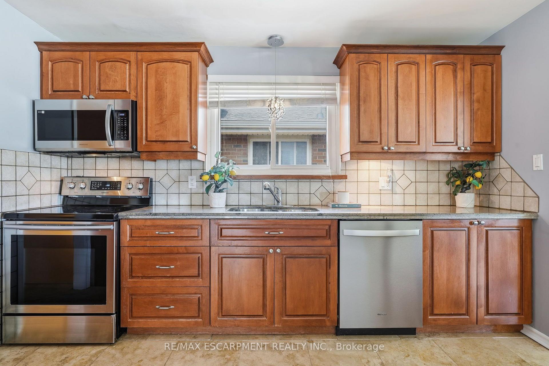 Photo 17 of 616 Mullin Way, Burlington, Appleby — HOMEH