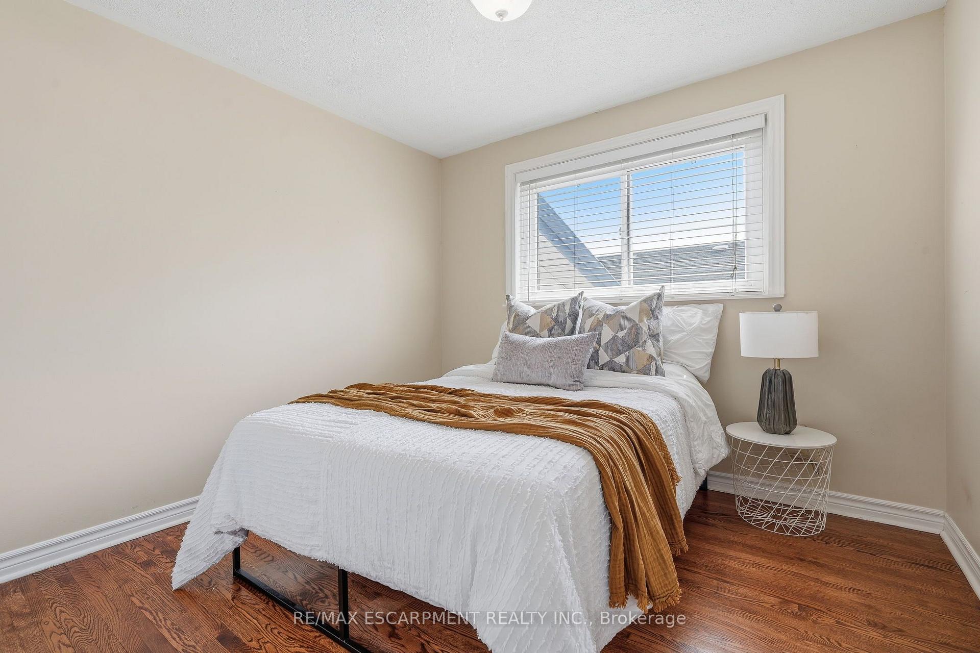 Photo 24 of 616 Mullin Way, Burlington, Appleby — HOMEH