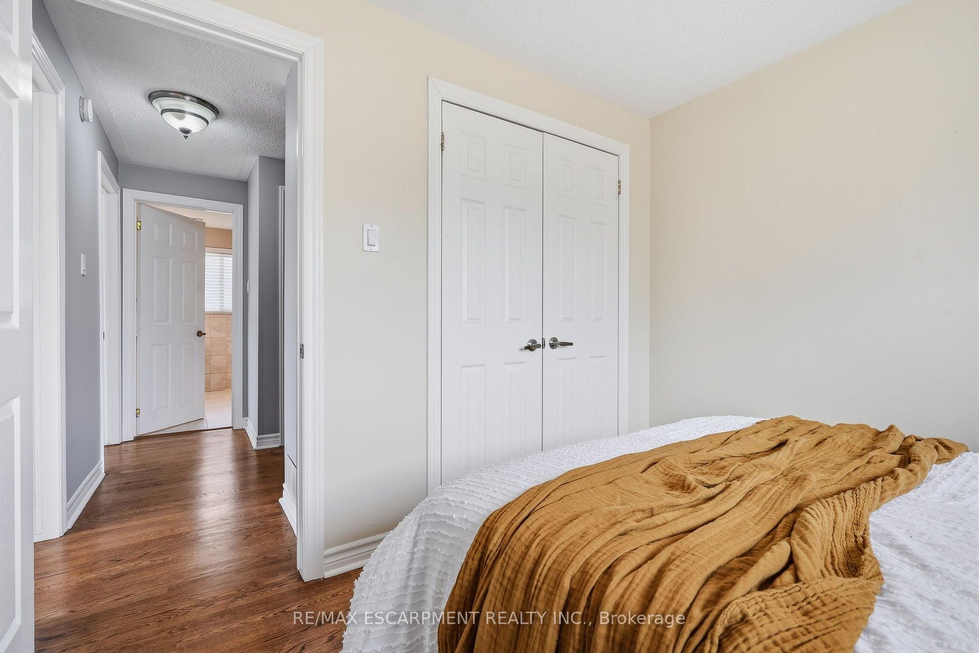 Photo 25 of 616 Mullin Way, Burlington, Appleby — HOMEH