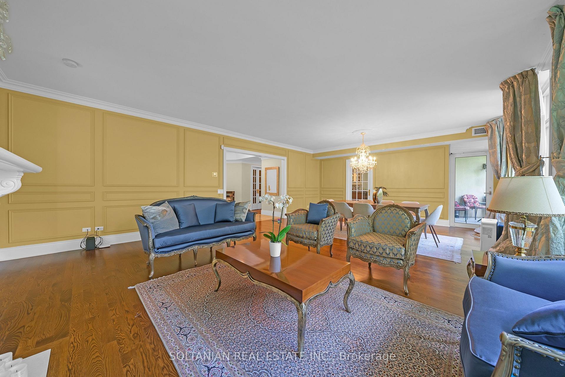 Photo 4 of Unit 212, 7071 Bayview Avenue, Markham, Bayview Glen — HOMEH