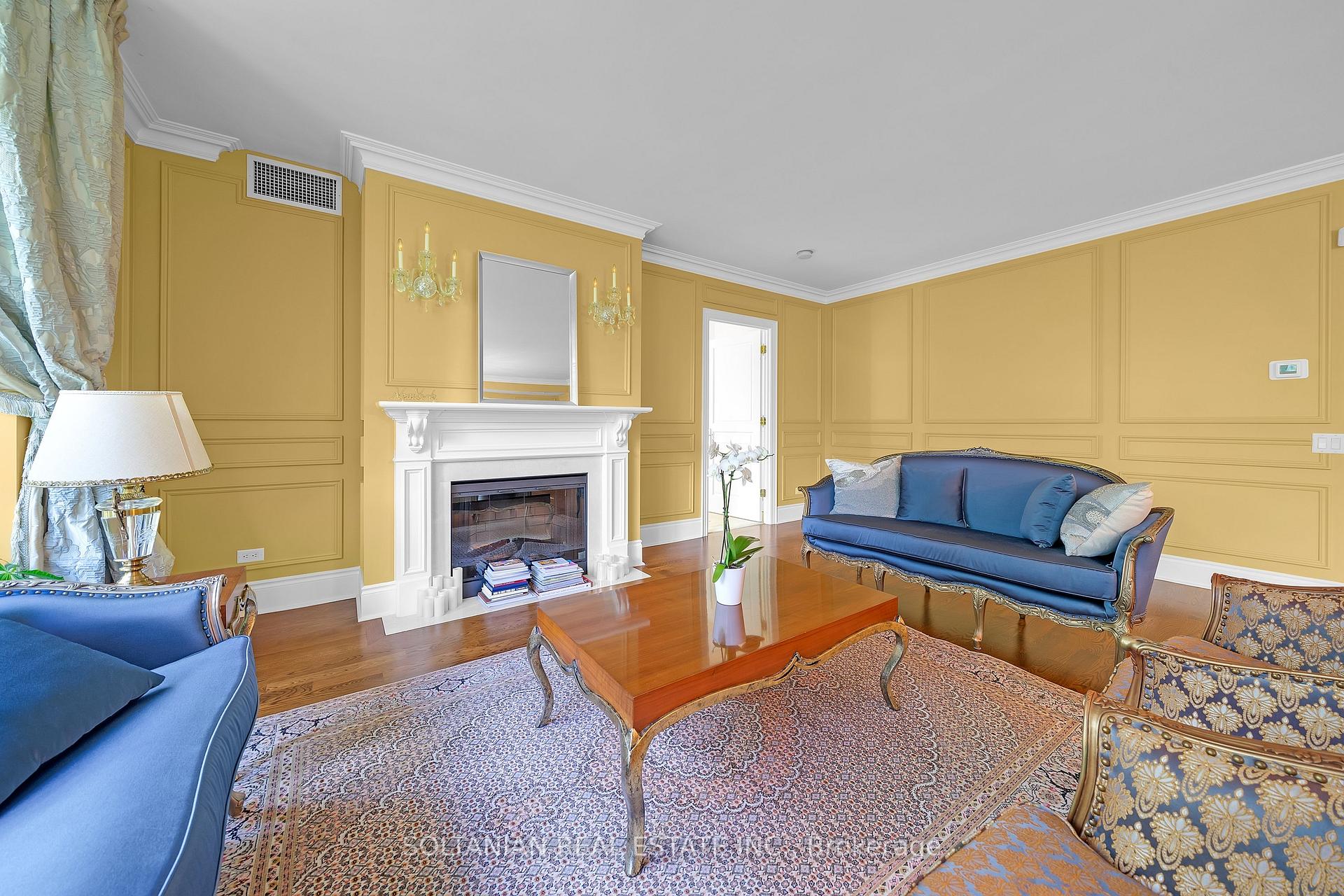 Photo 8 of Unit 212, 7071 Bayview Avenue, Markham, Bayview Glen — HOMEH