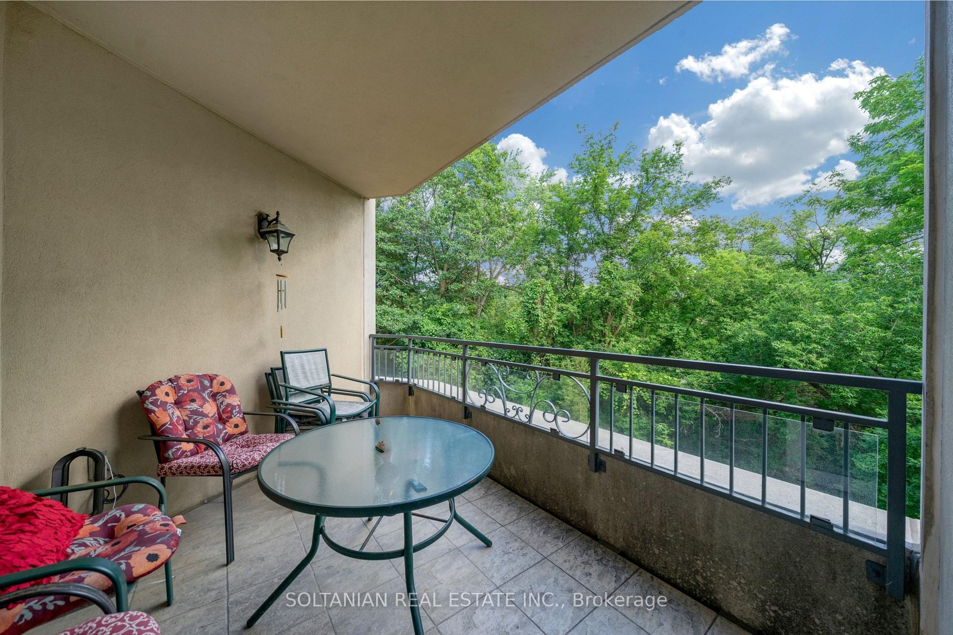 Photo 12 of Unit 212, 7071 Bayview Avenue, Markham, Bayview Glen — HOMEH