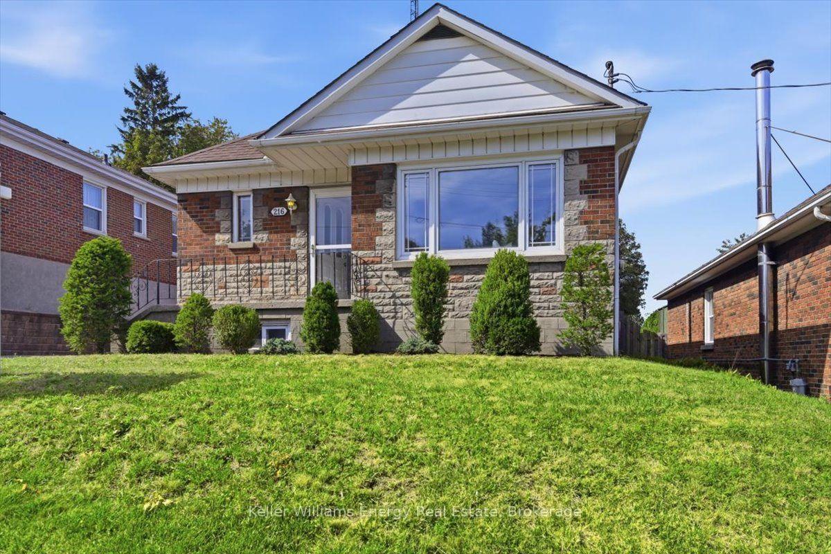 Photo 3 of 216 College Avenue, Oshawa, Vanier — HOMEH