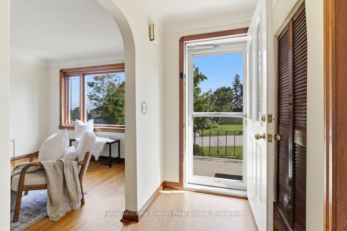 Photo 6 of 216 College Avenue, Oshawa, Vanier — HOMEH