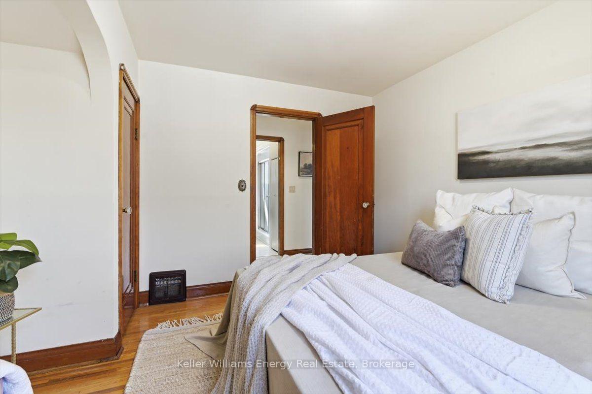 Photo 16 of 216 College Avenue, Oshawa, Vanier — HOMEH