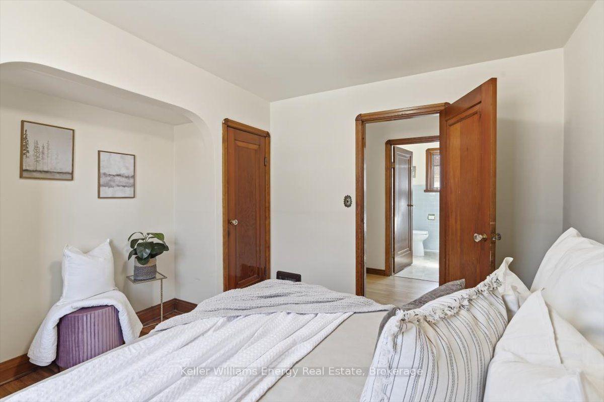 Photo 17 of 216 College Avenue, Oshawa, Vanier — HOMEH