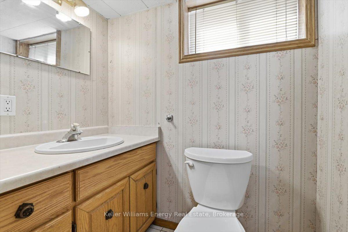 Photo 31 of 216 College Avenue, Oshawa, Vanier — HOMEH