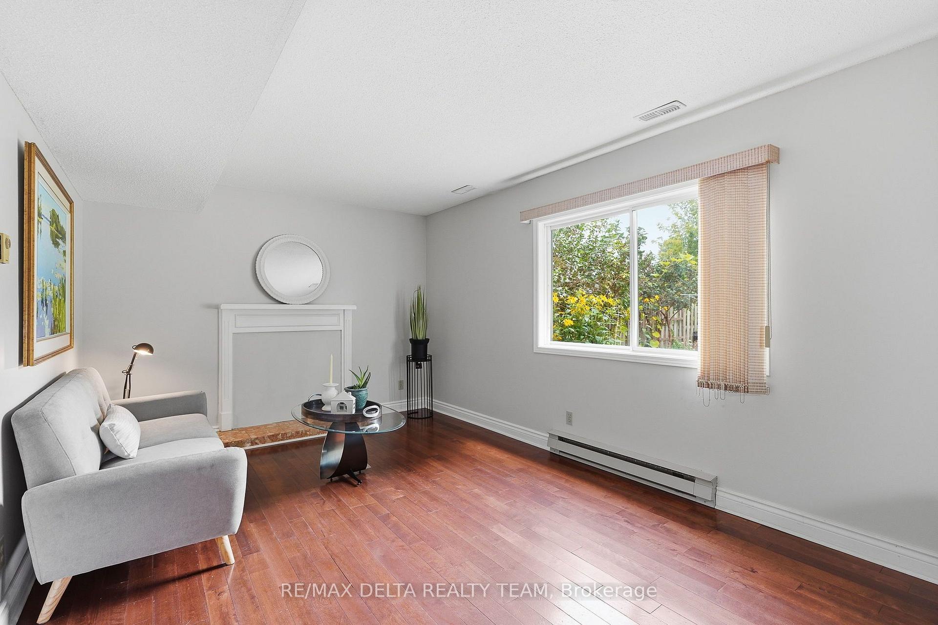 Photo 8 of 1587 Maxime Street, Ottawa, Pineview — HOMEH