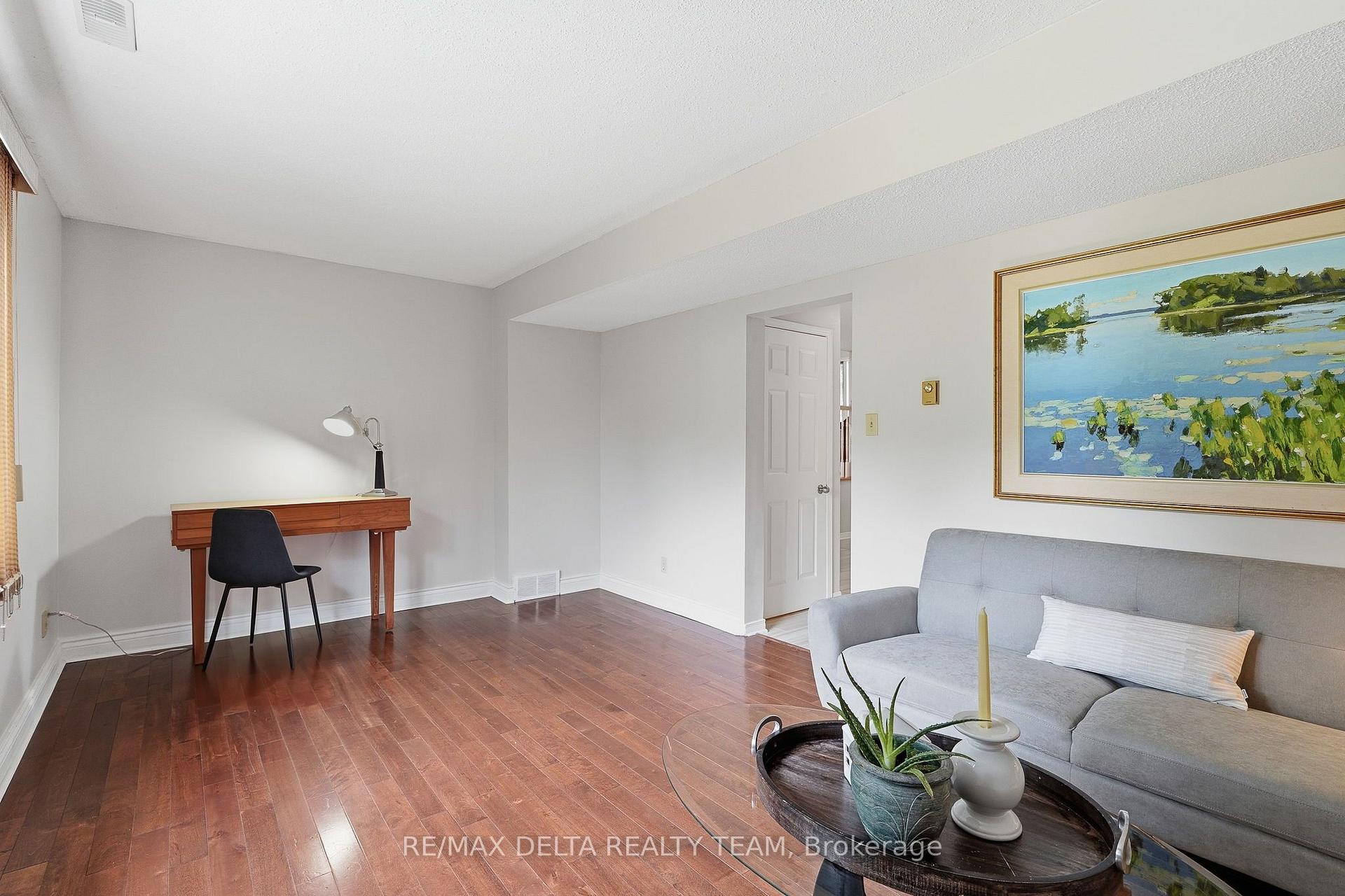 Photo 10 of 1587 Maxime Street, Ottawa, Pineview — HOMEH