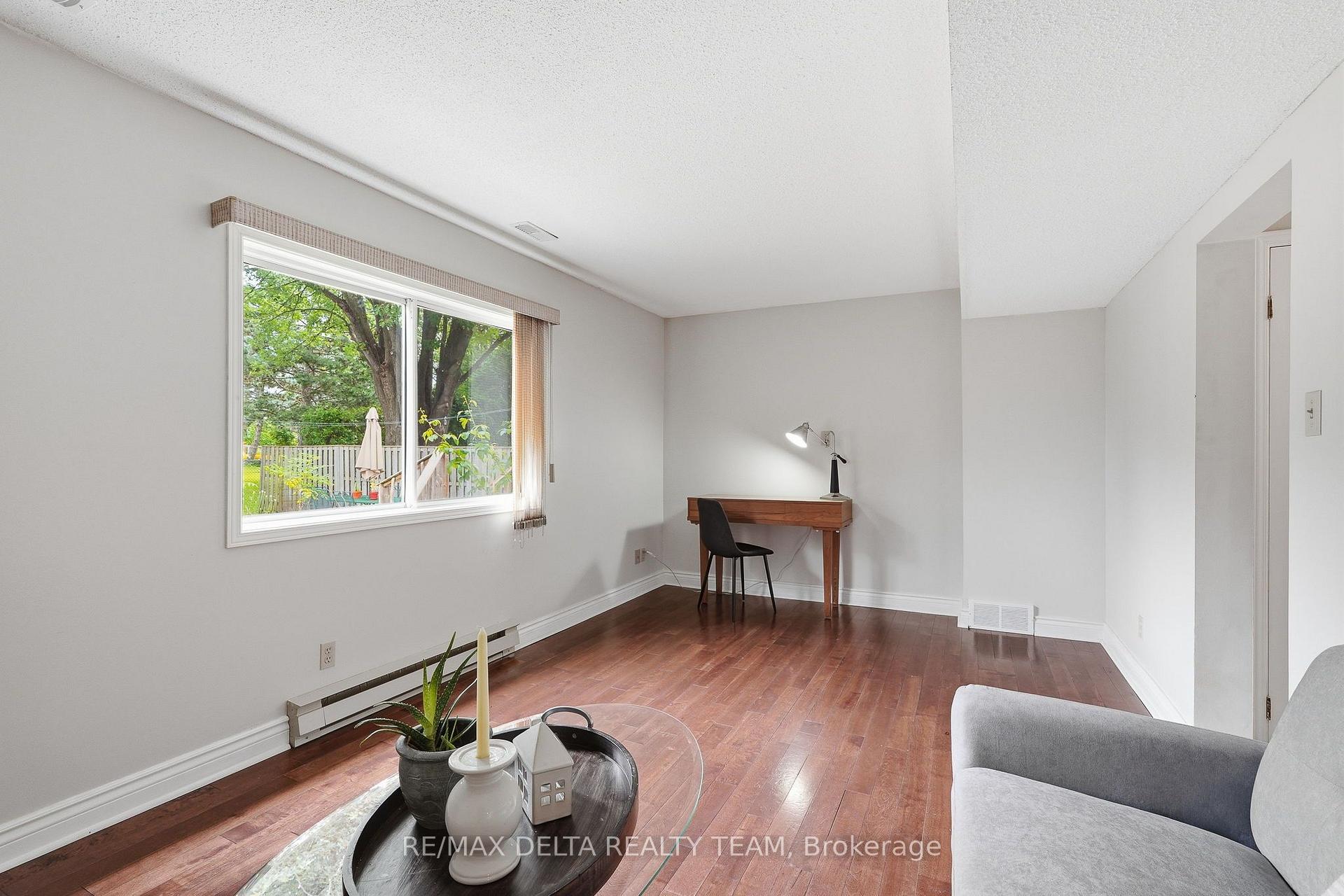 Photo 11 of 1587 Maxime Street, Ottawa, Pineview — HOMEH