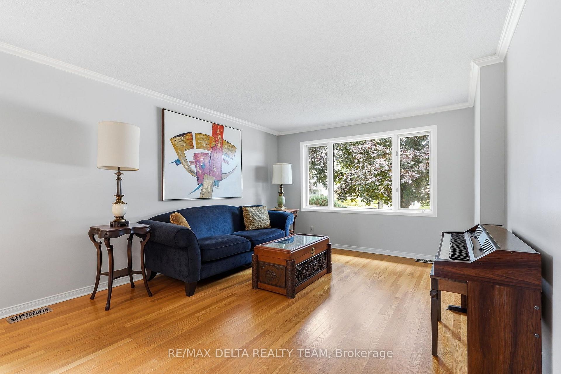 Photo 12 of 1587 Maxime Street, Ottawa, Pineview — HOMEH