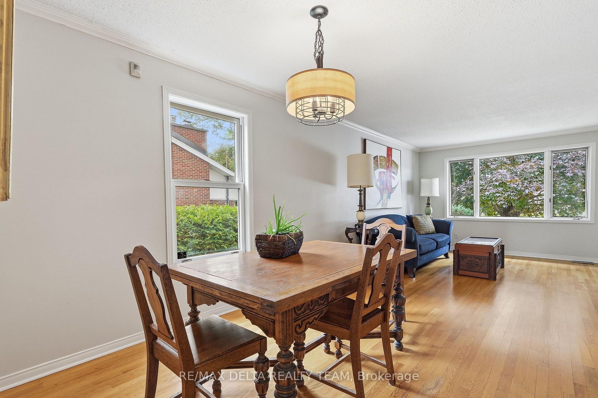 Photo 17 of 1587 Maxime Street, Ottawa, Pineview — HOMEH