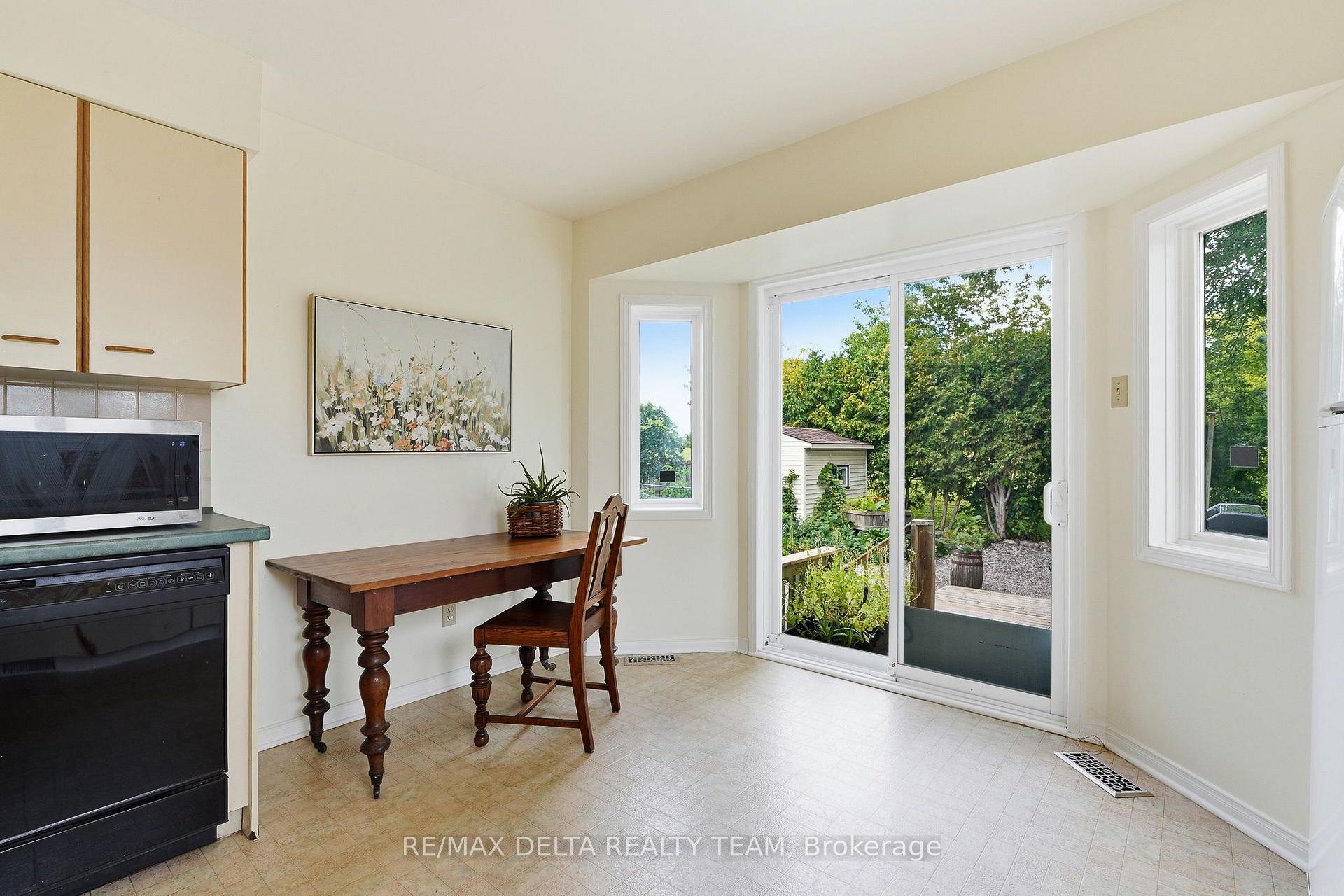 Photo 19 of 1587 Maxime Street, Ottawa, Pineview — HOMEH