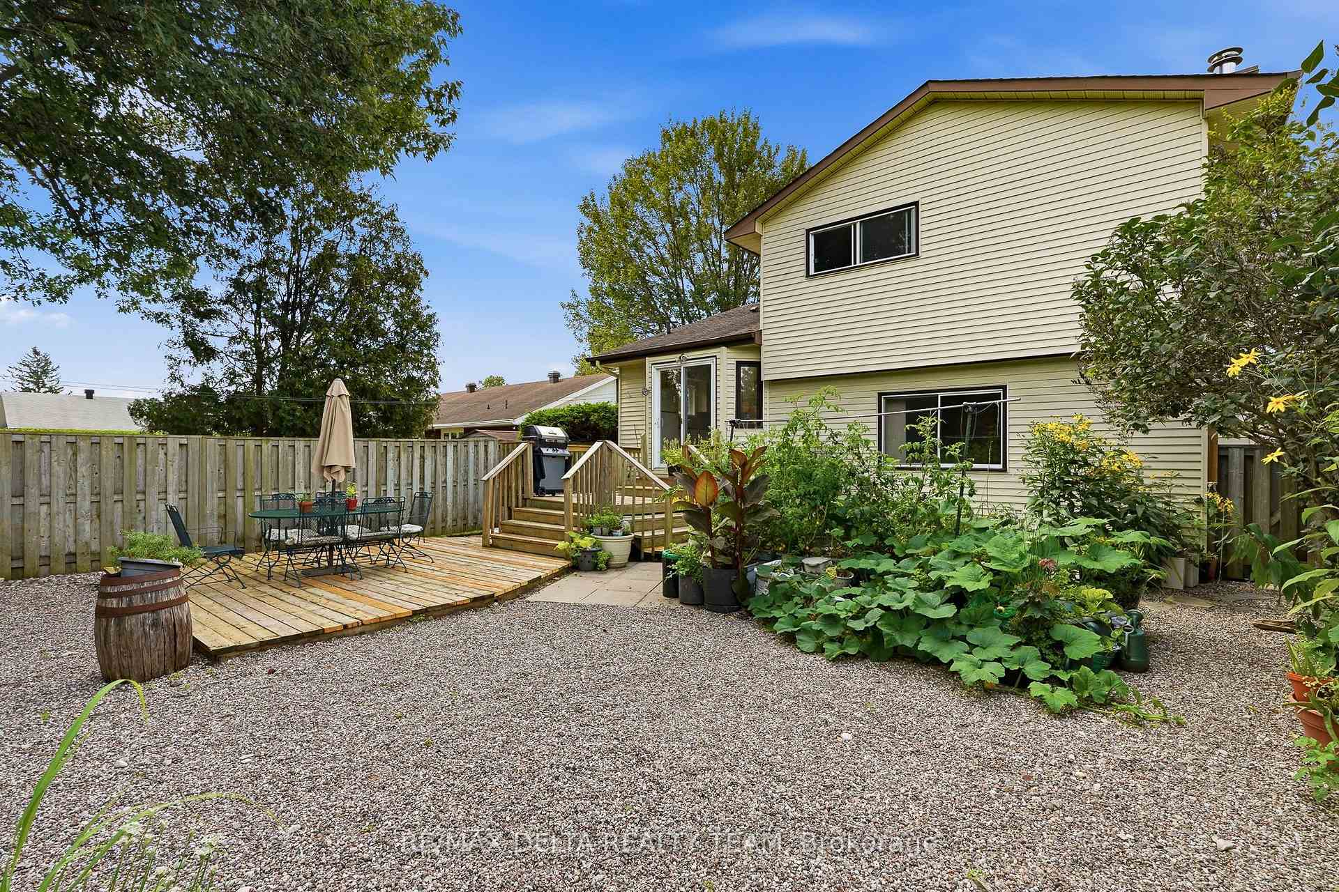 Photo 34 of 1587 Maxime Street, Ottawa, Pineview — HOMEH