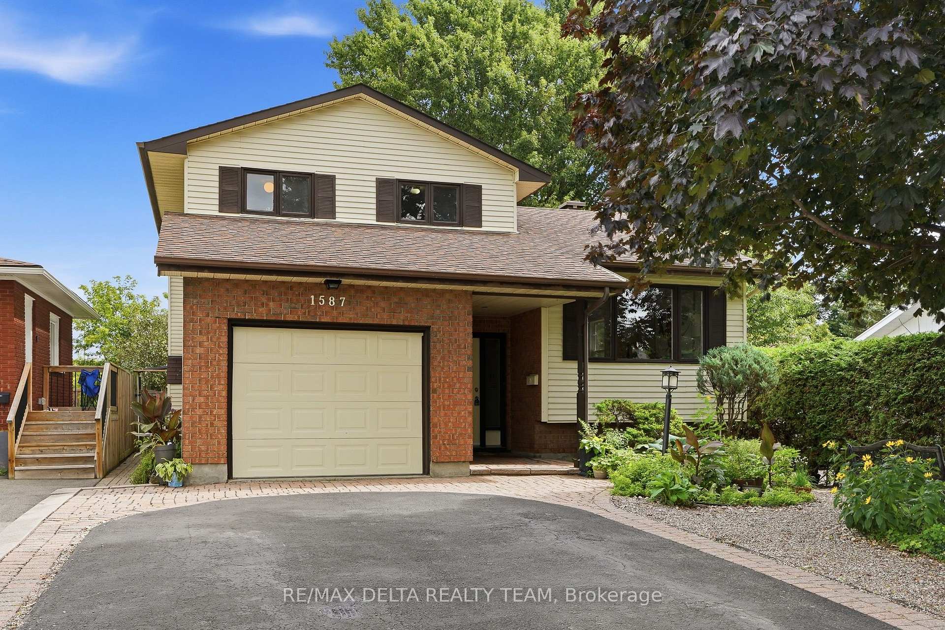 Photo 37 of 1587 Maxime Street, Ottawa, Pineview — HOMEH