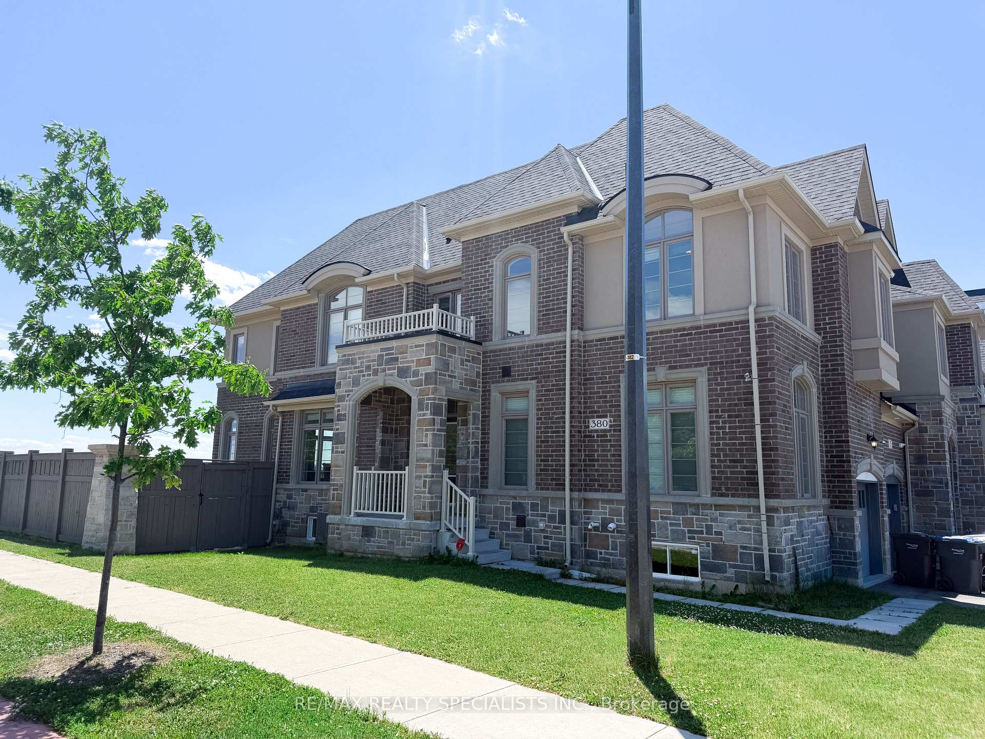 Photo 2 of 380 Rivermont Road, Brampton, Bram West — HOMEH