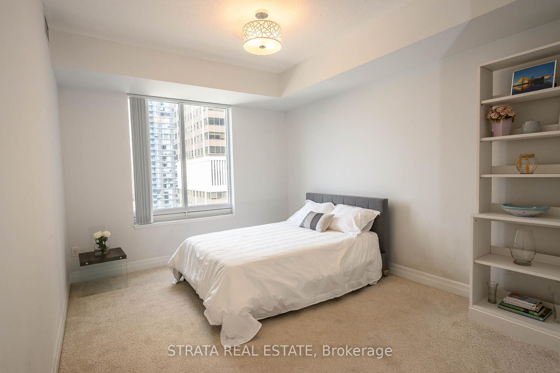 Photo 4 of Unit 2602, 35 Balmuto Street, Toronto, Bay Street Corridor — HOMEH