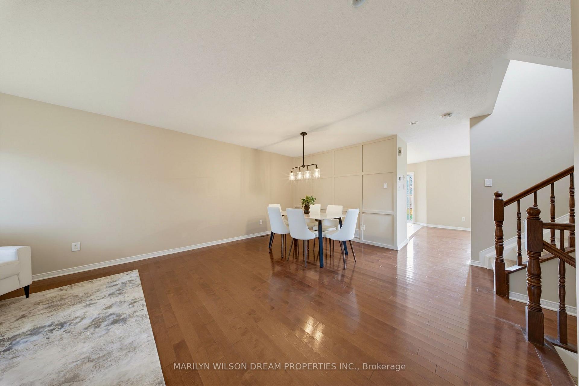 Photo 3 of 32 Valencia Street, Ottawa, Barrhaven East — HOMEH