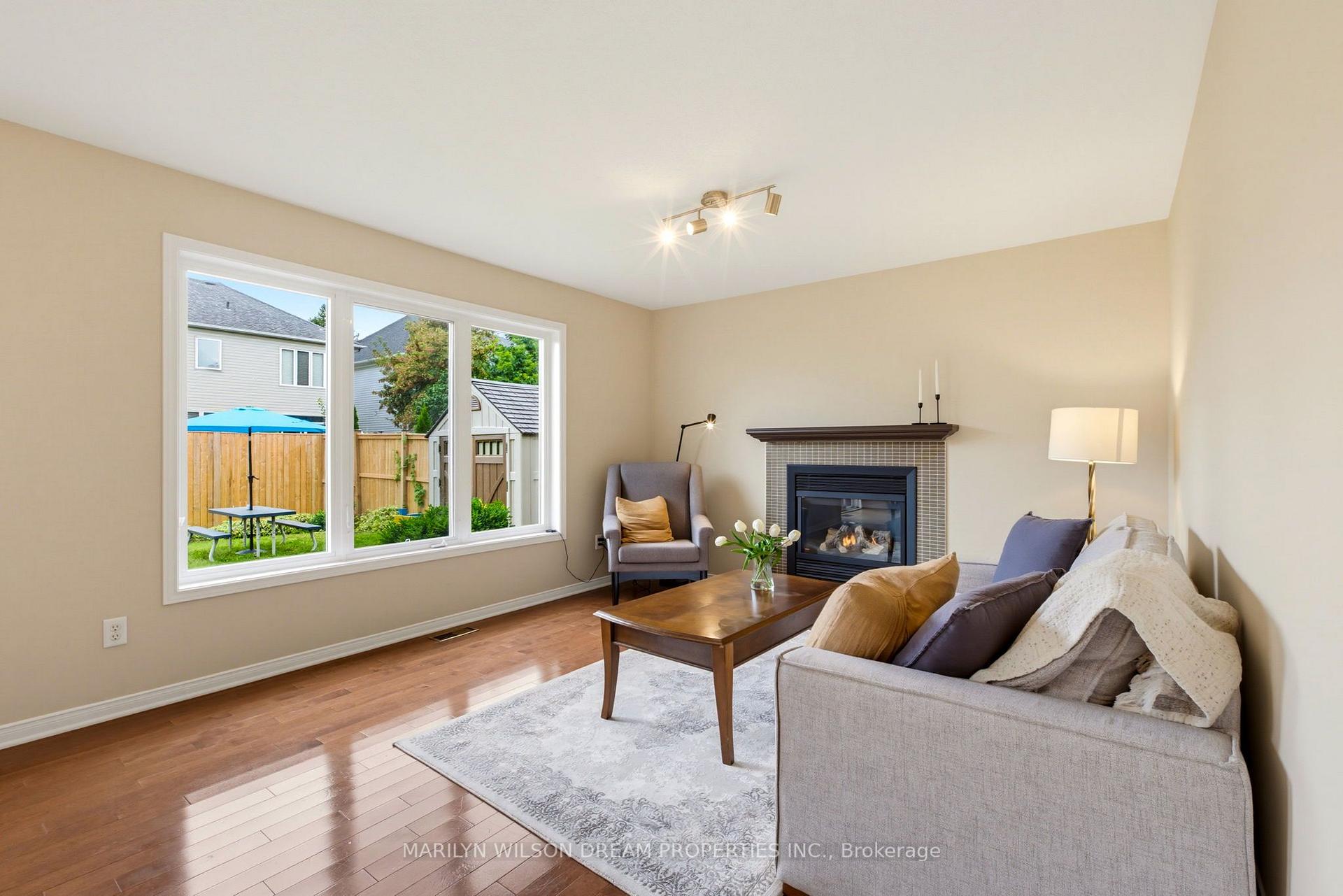 Photo 9 of 32 Valencia Street, Ottawa, Barrhaven East — HOMEH