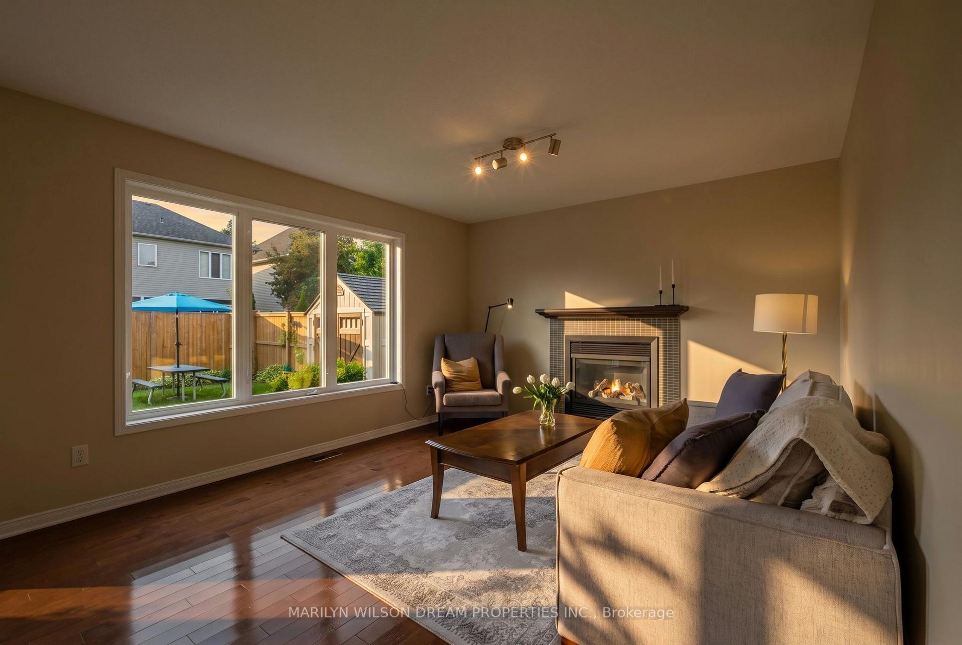 Photo 10 of 32 Valencia Street, Ottawa, Barrhaven East — HOMEH