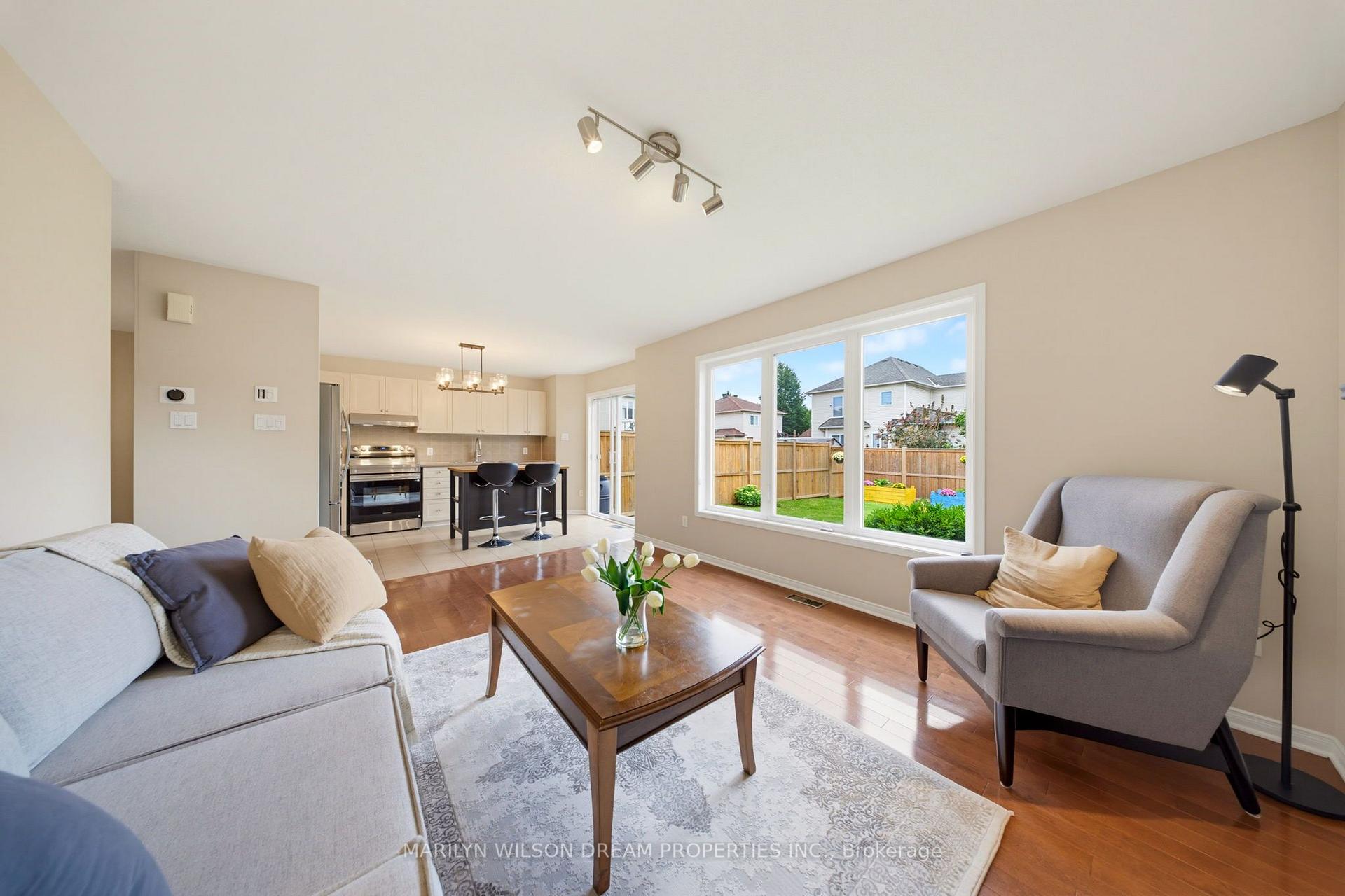 Photo 12 of 32 Valencia Street, Ottawa, Barrhaven East — HOMEH