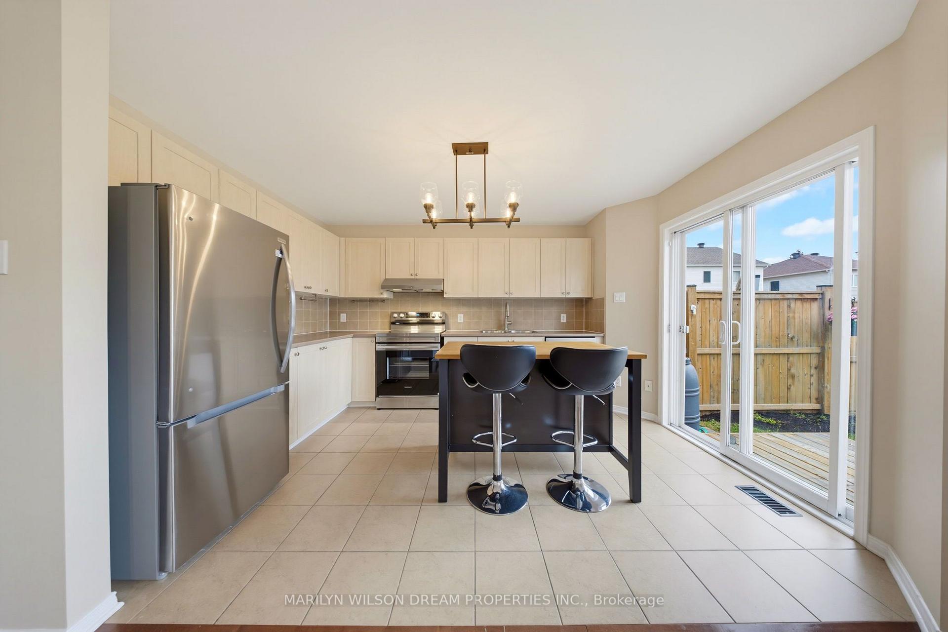 Photo 13 of 32 Valencia Street, Ottawa, Barrhaven East — HOMEH