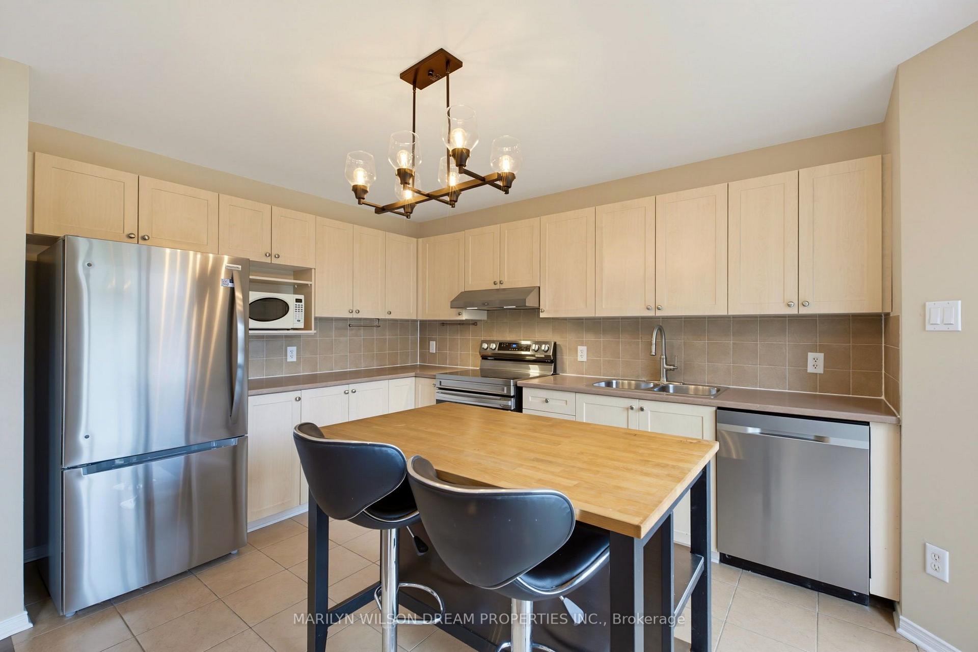 Photo 14 of 32 Valencia Street, Ottawa, Barrhaven East — HOMEH