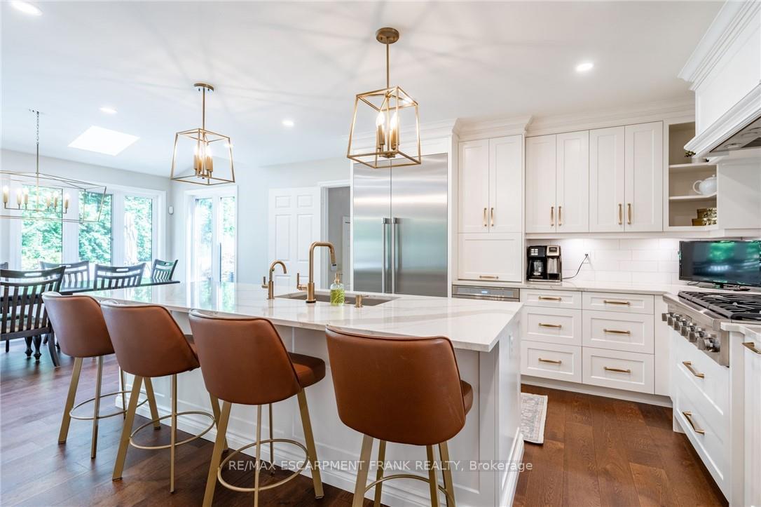 Photo 24 of 45 Peppertree Crescent, Hamilton, Ancaster — HOMEH