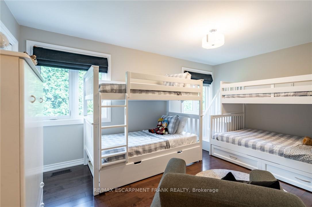 Photo 33 of 45 Peppertree Crescent, Hamilton, Ancaster — HOMEH