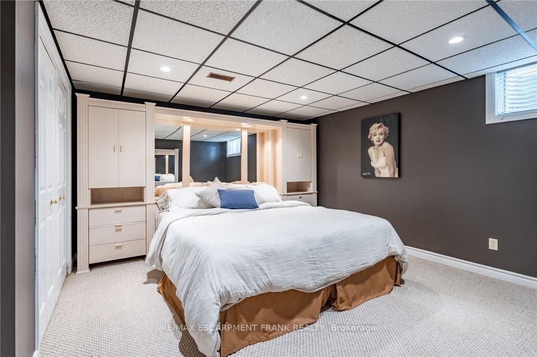 Photo 39 of 45 Peppertree Crescent, Hamilton, Ancaster — HOMEH