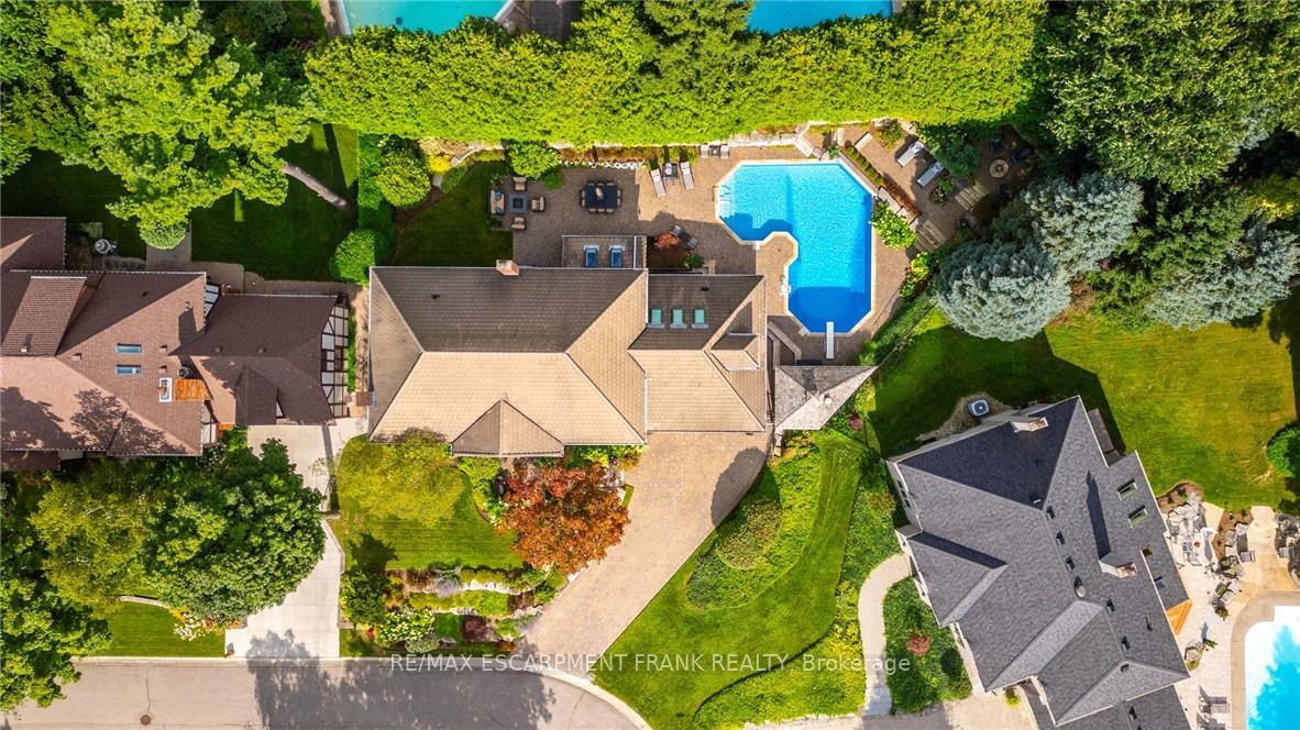 Photo 41 of 45 Peppertree Crescent, Hamilton, Ancaster — HOMEH