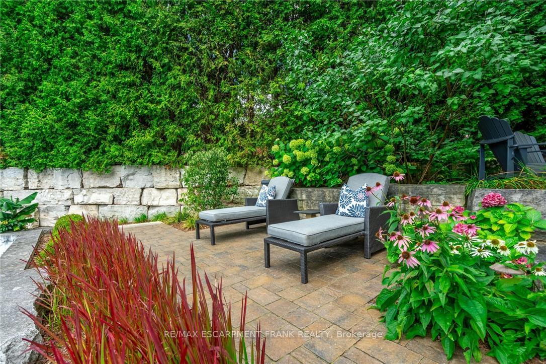 Photo 43 of 45 Peppertree Crescent, Hamilton, Ancaster — HOMEH
